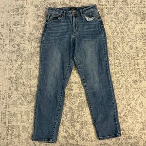Judy Blue women's mid-rise slim fit stretch denim jeans in a blue wash size 31